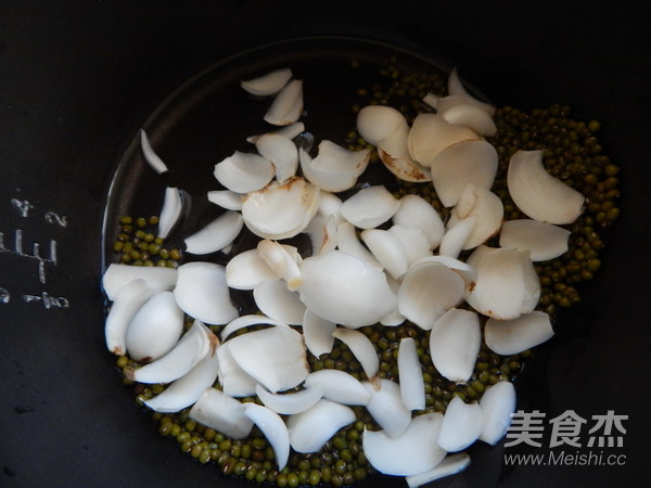 Mung Bean Lily Congee recipe