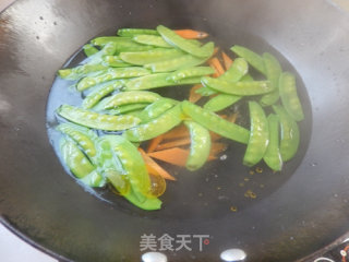 Fried Bacon with Snow Peas recipe