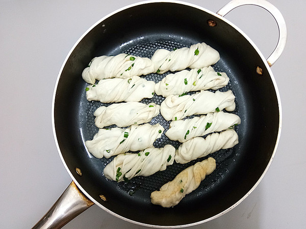 Crispy Scallion Rolls recipe