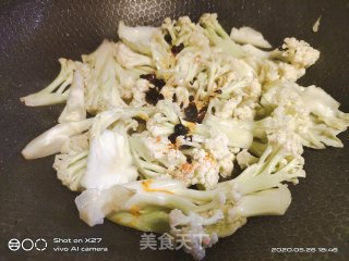 Stir-fried Cauliflower with Shredded Pork recipe