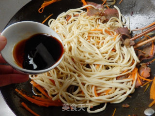 Carrot Beef Fried Noodles recipe