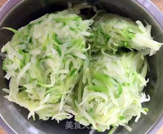 【dalian】shredded Radish Vermicelli and Sea Oyster Steamed Bun recipe