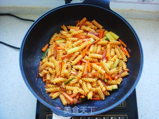 Spiral Pasta with Tomato Sauce recipe