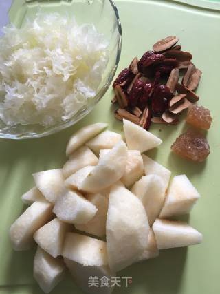 Stewed Sydney Tremella with Rock Sugar recipe