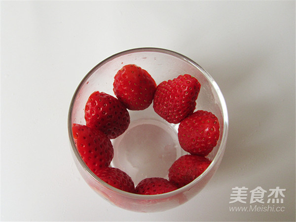 Strawberry Yogurt Drink recipe