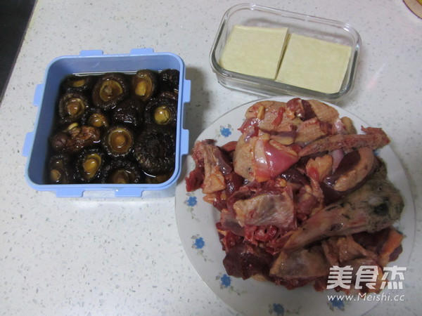 Roasted Wild Duck with Mushrooms and Bean Curd recipe