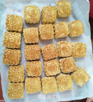 Cantonese-style Moon Cakes recipe