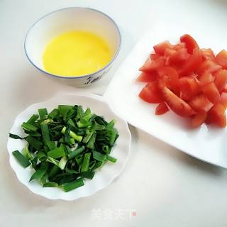 Super Simple and Delicious Scrambled Eggs with Tomatoes recipe