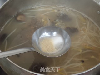 Silver Bud Shiitake Mushroom Crucian Fish Soup recipe