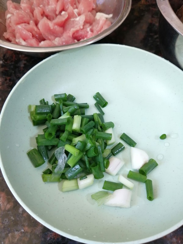 Simple and Delicious~~ Fried Pork with Fungus recipe