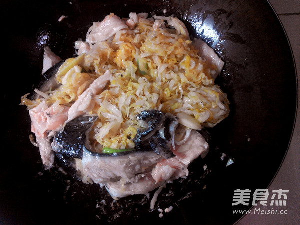 Sauerkraut Seafood Claypot recipe