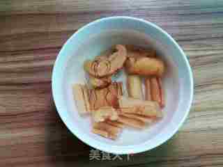 Lean Meat Soup with Dried Radish, Oyster Sauce and Chestnut recipe