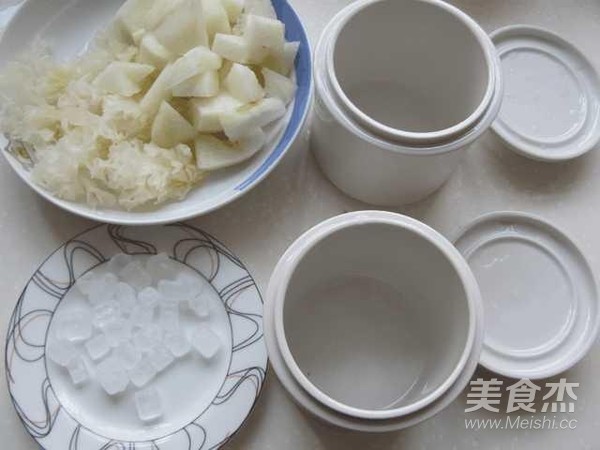 White Fungus and Sydney Soup recipe