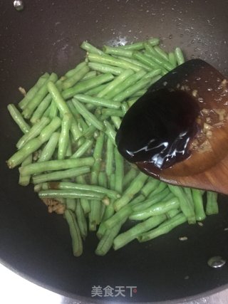 Stir-fried Beans with Garlic recipe