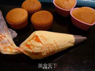 Sponge Cup Decoration Cake recipe