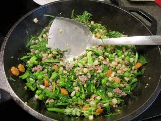 Minced Beef and Green Bean Potherb Mustard recipe