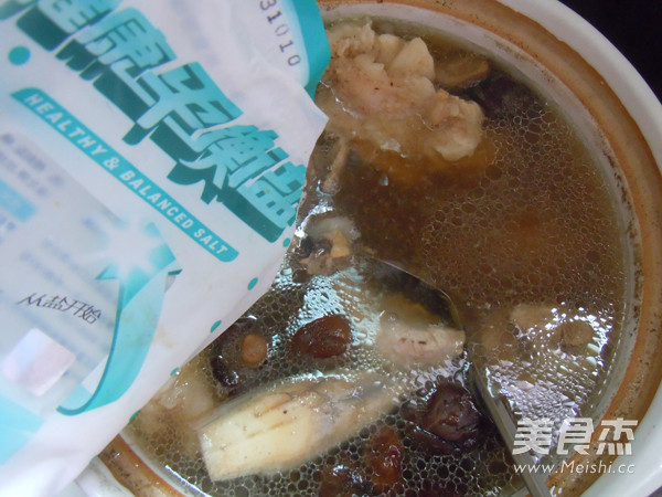 Fish and Mushroom Spare Rib Soup recipe