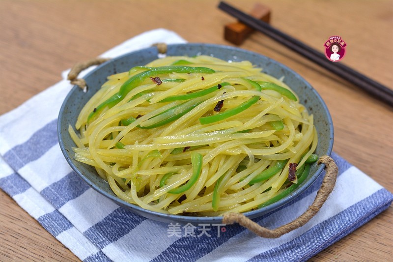 Stir-fried Green Pepper and Potato Shreds