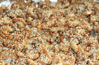 Relieving Gluttonous Snacks: Milk-flavored Amber Walnuts recipe