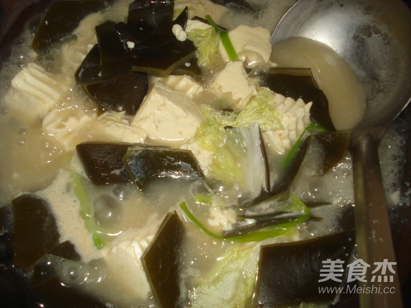 Tofu Soup with Cabbage and Seaweed recipe
