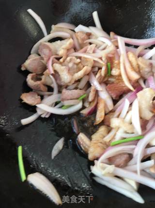 Fried Pork with Onion recipe