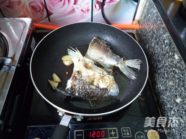 Carp Soup with White Radish recipe