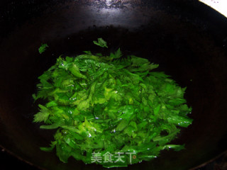 Winter Healthy Lettuce --- Cold Smoked Dried Celery Leaves recipe