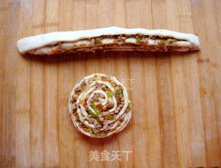 #aca婚纱明星大赛# Roasted Pork Roll with Green Pepper recipe