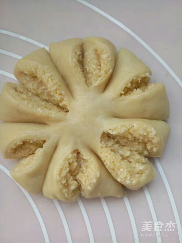 Coconut Chrysanthemum Bread recipe