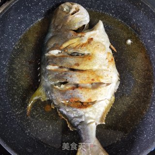 Braised Golden Pomfret recipe