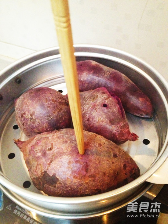 Milky Glutinous Rice and Purple Potato Rolls recipe