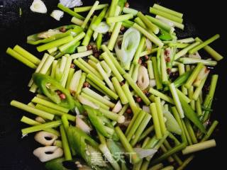 Stir-fried Spicy Biscuit recipe