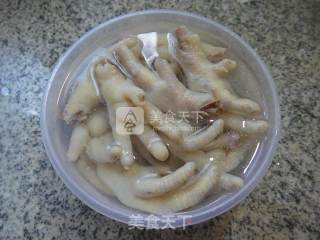 Fragrant Chicken Feet recipe