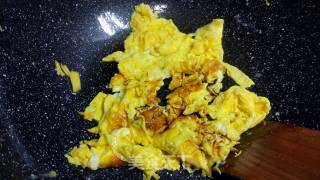 Scrambled Eggs with Onions recipe