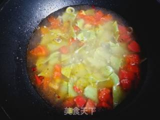 Tomato, Egg, Spinach Noodles recipe