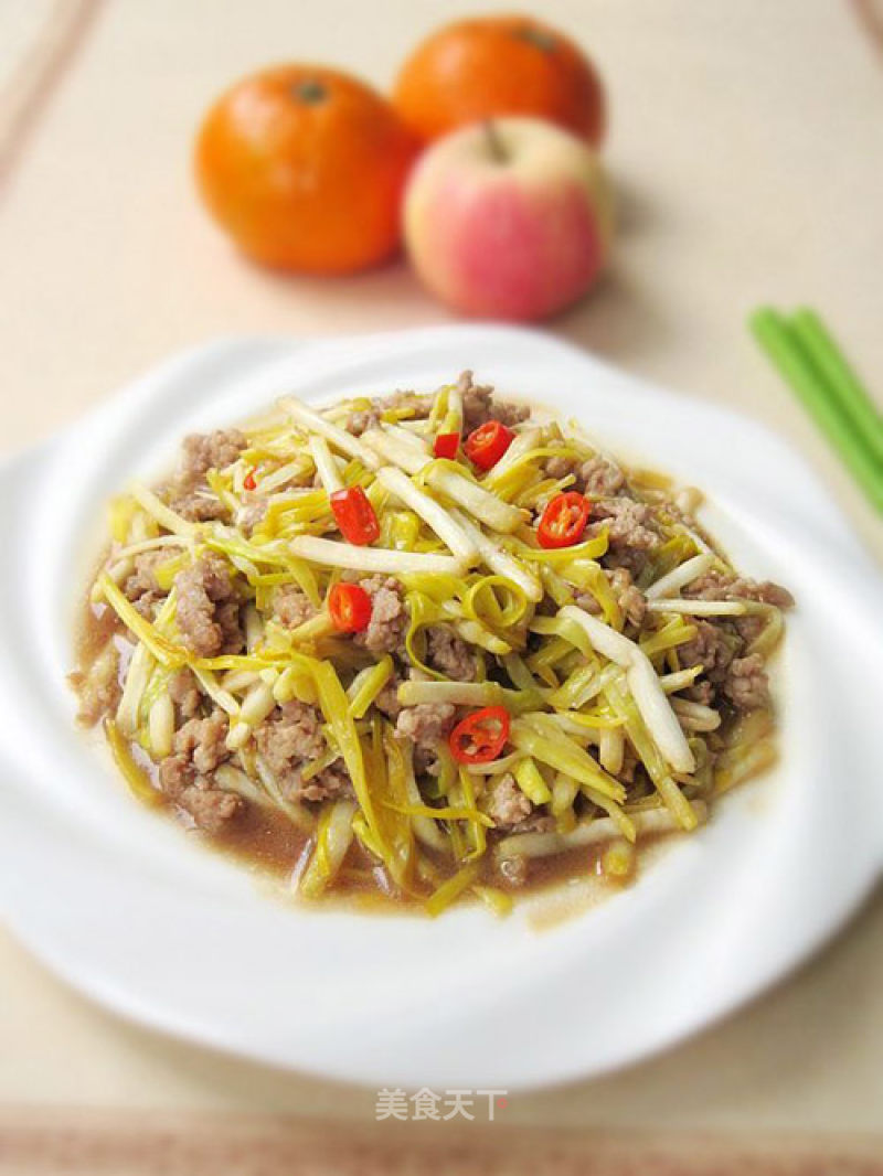 Stir-fried Minced Pork with Chives