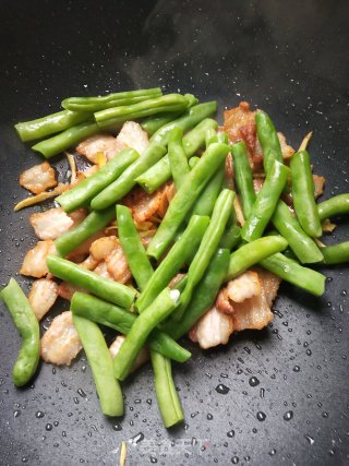 Stir-fried Pork with String Beans recipe