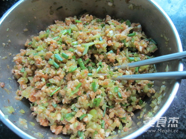 Vegetable Pancakes with Oil Residue recipe