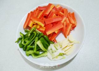 Stir-fried Steak with Green Peppers and Carrots recipe