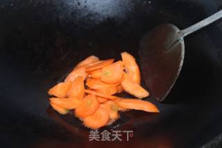 Stir-fried Broccoli with Black Fungus and Carrots recipe