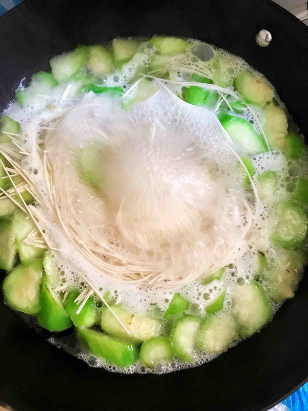 Loofah Clear Noodle Soup recipe