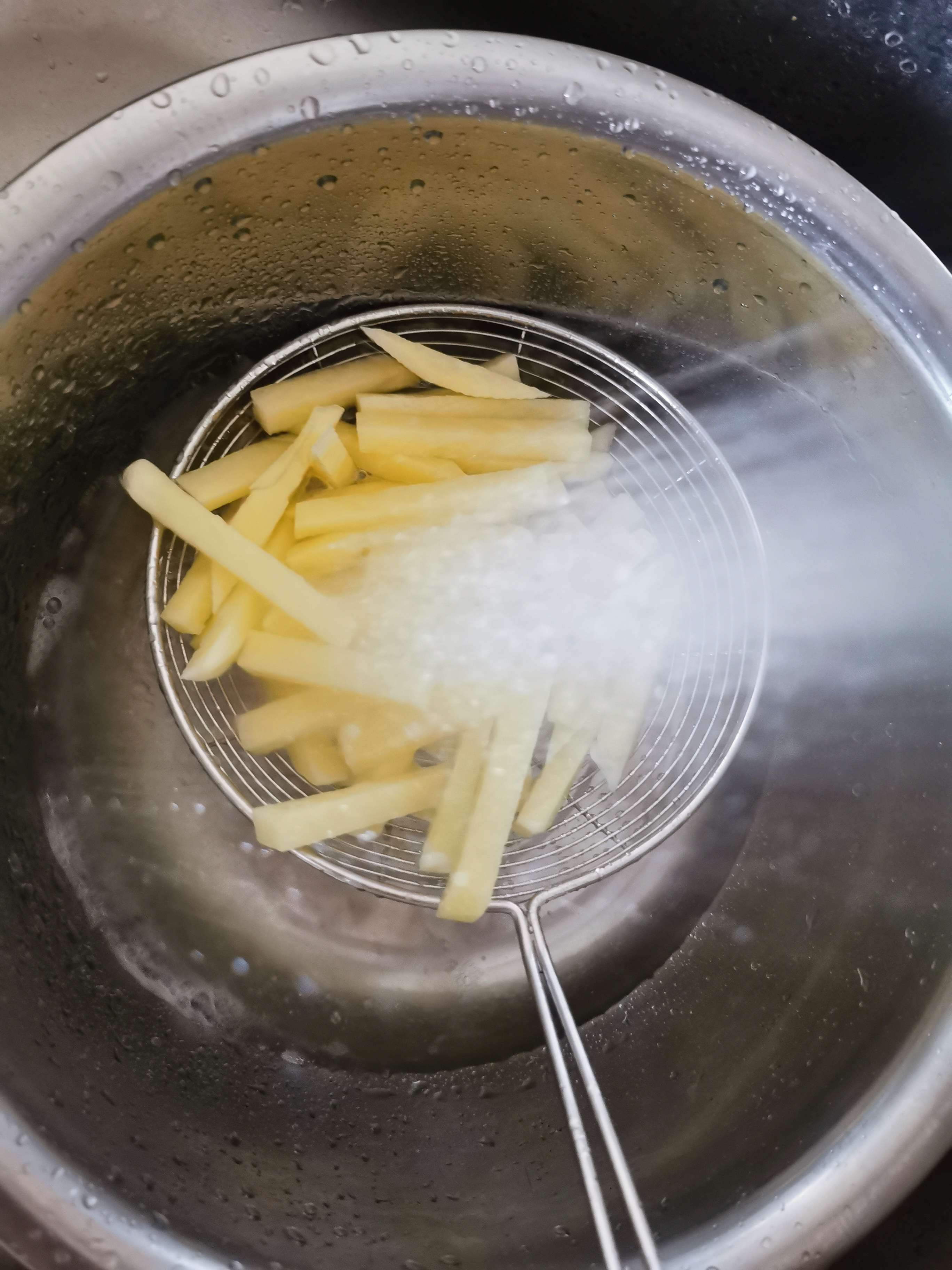 A Must-have Afternoon Tea at Home ~ Fried Chicken Wings and French Fries recipe