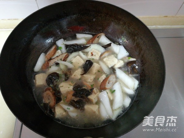 Frozen Tofu Soup with Cabbage and Large Intestine recipe