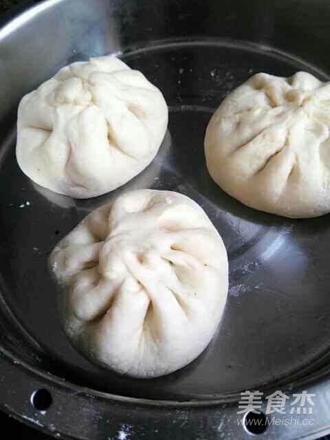 Steamed Buns with Dried Plums and Vegetables recipe