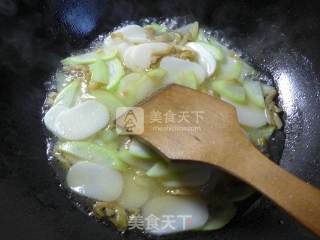 Mustard Shredded Night Flowering Rice Cake Soup recipe