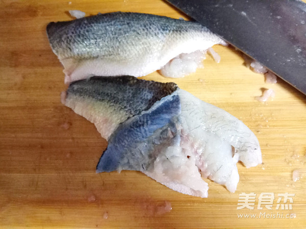 Pan-fried Sea Bass Skewers recipe