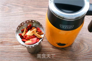 Apple Red Date Wolfberry Tea recipe