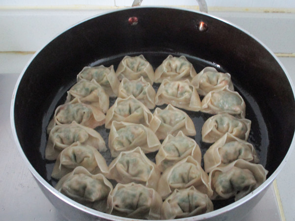 Dry Fried Shepherd's Purse and Bamboo Shoot Meat Wonton recipe