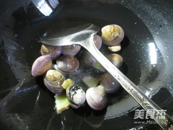 Round Clams Boiled Crab recipe