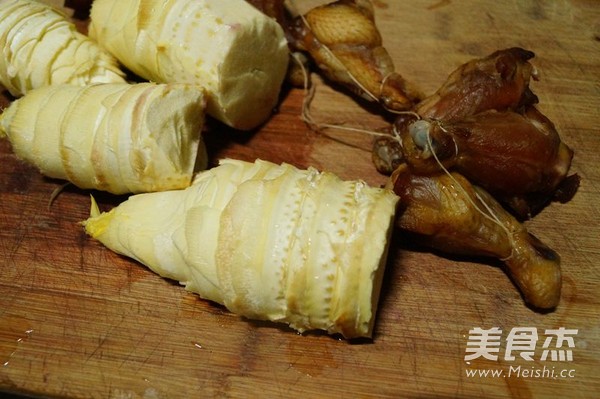 Braised Pork Fin with Winter Bamboo Shoots recipe